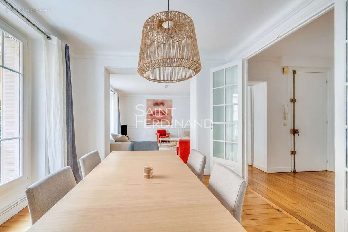 Appartement à NEUILLY-SUR-SEINE