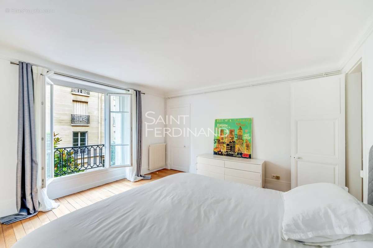 Appartement à NEUILLY-SUR-SEINE