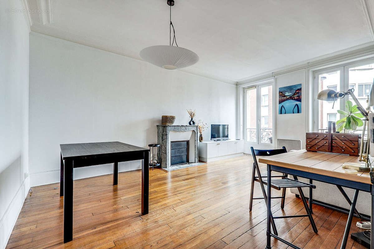 Appartement à PARIS-11E