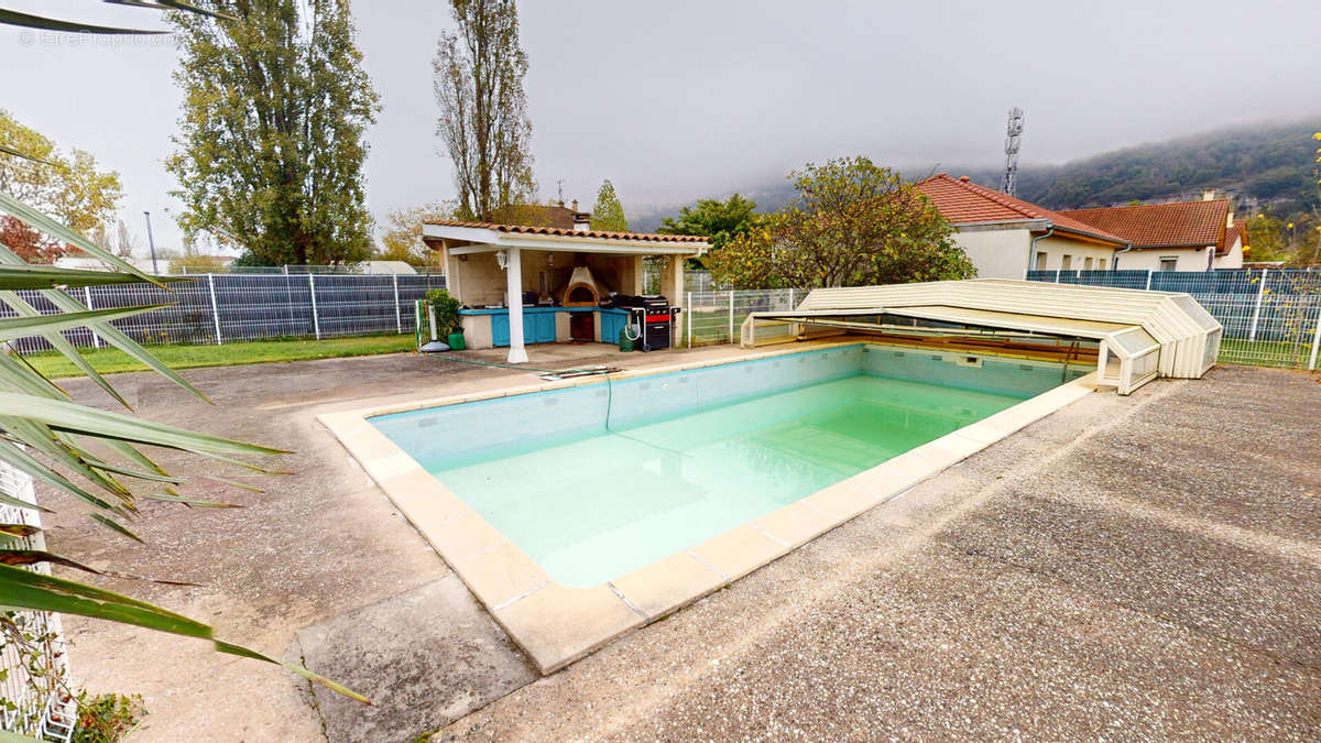 Maison à LA BALME-LES-GROTTES