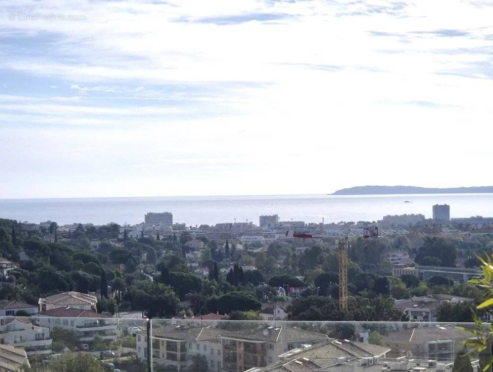 Appartement à BORMES-LES-MIMOSAS