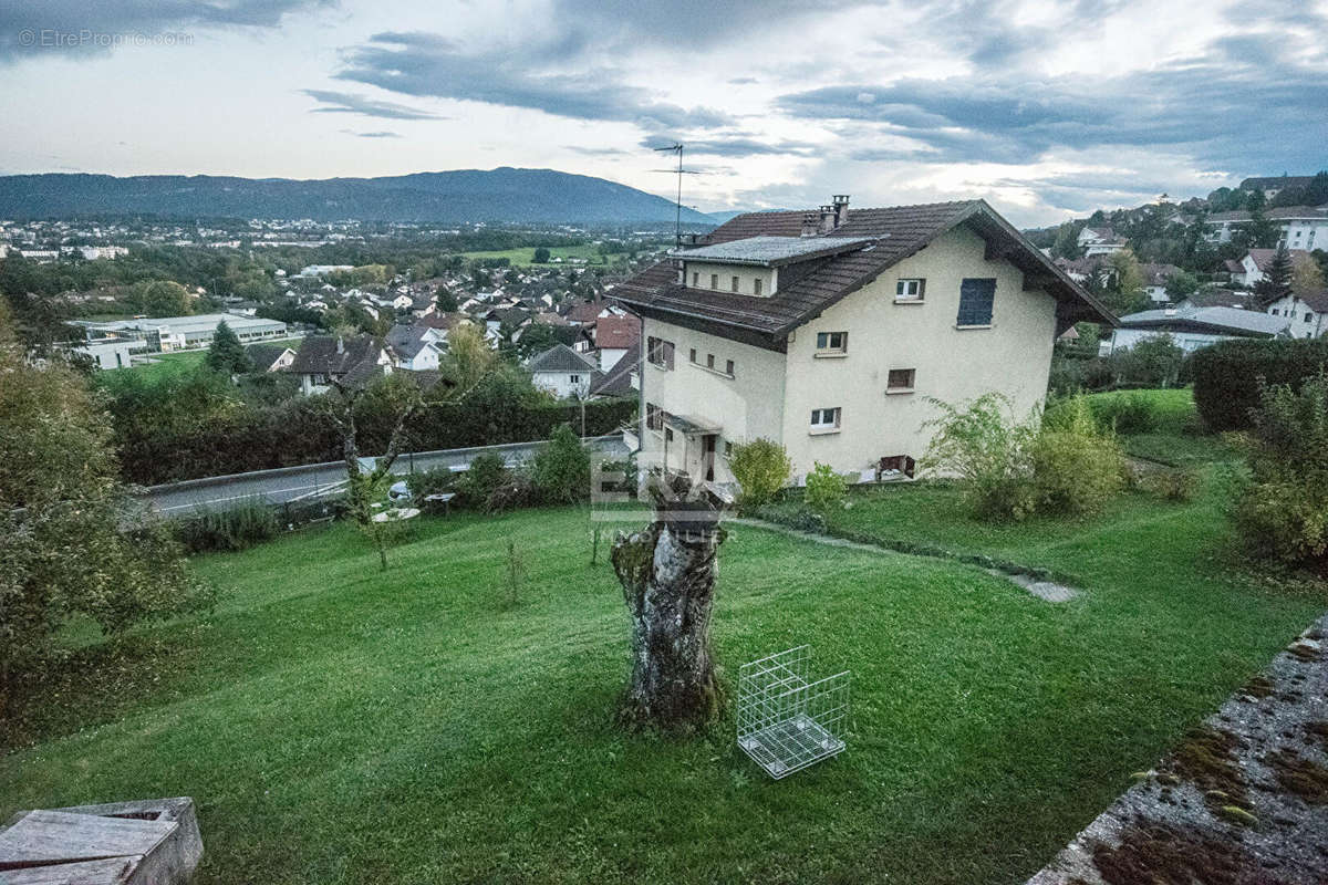 Appartement à POISY