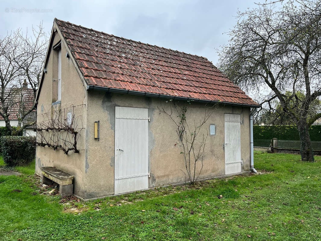 Maison à CHEZAL-BENOIT