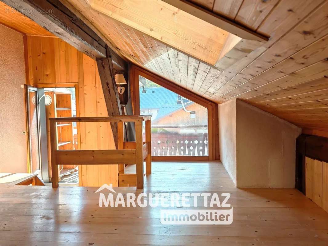 Appartement à MORILLON