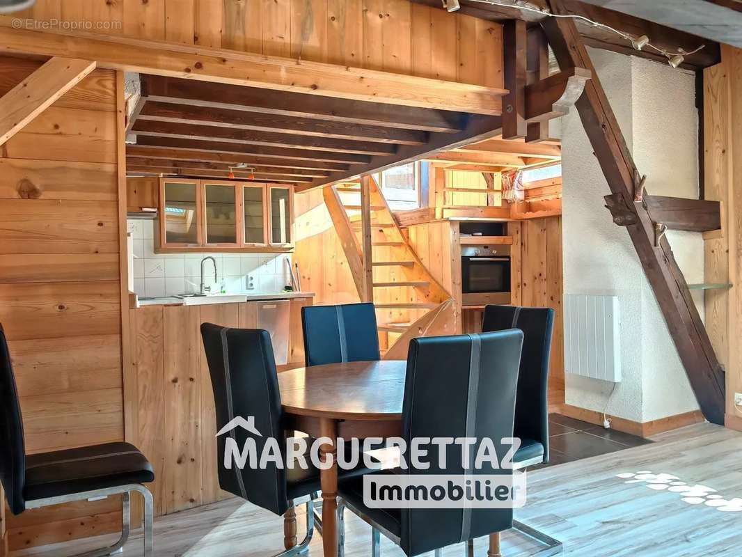 Appartement à MORILLON