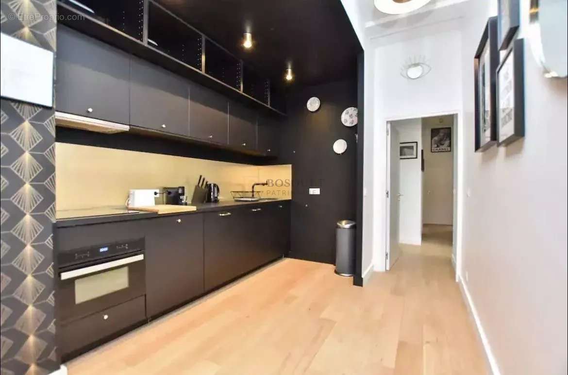 Appartement à PARIS-10E