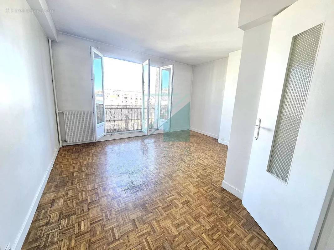 Appartement à PARIS-20E