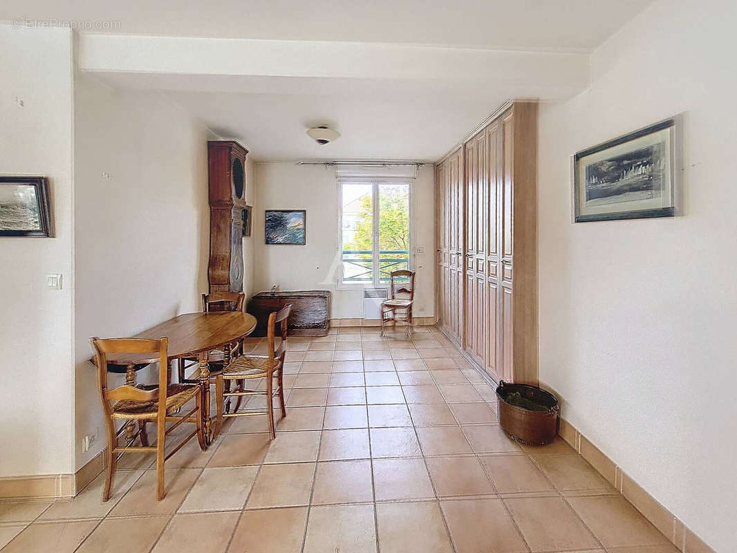 Appartement à OZOIR-LA-FERRIERE