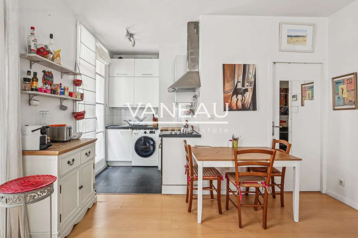 Appartement à PARIS-1E