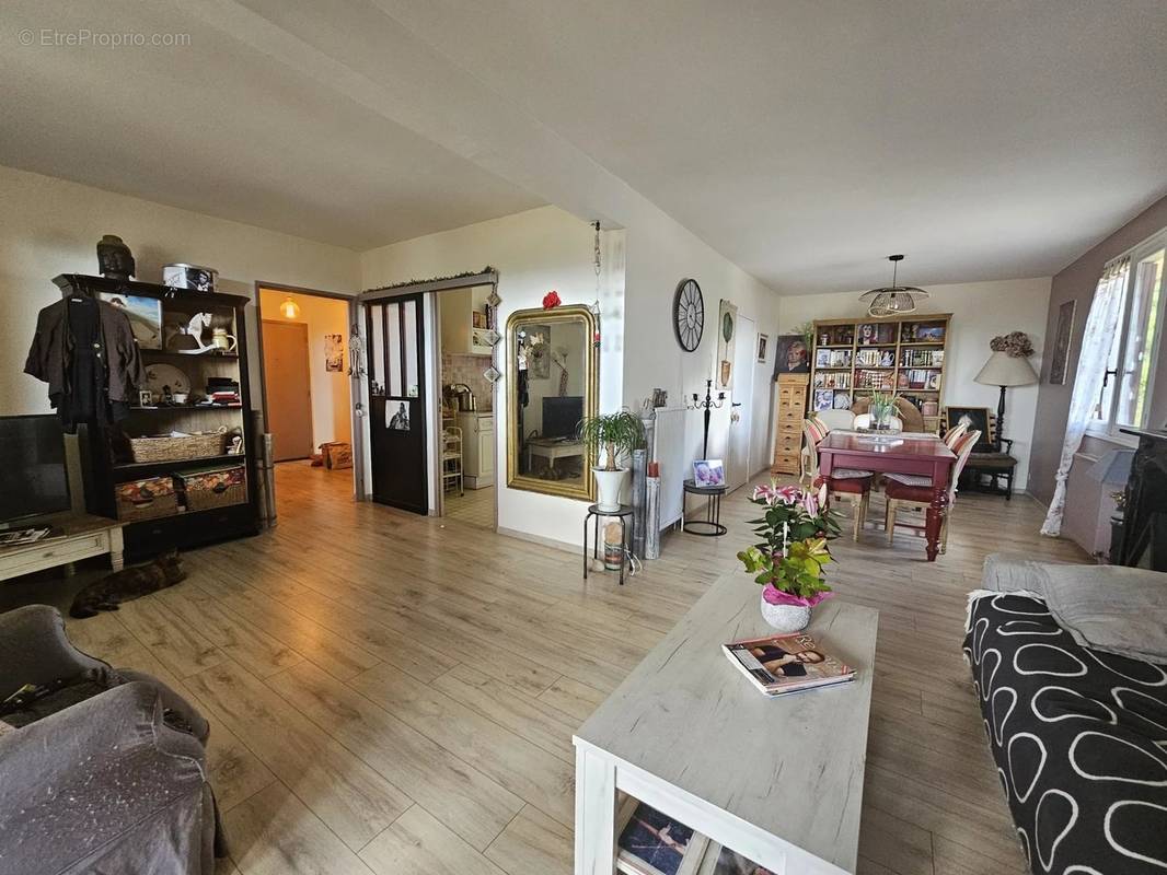 Appartement à LE TEIL