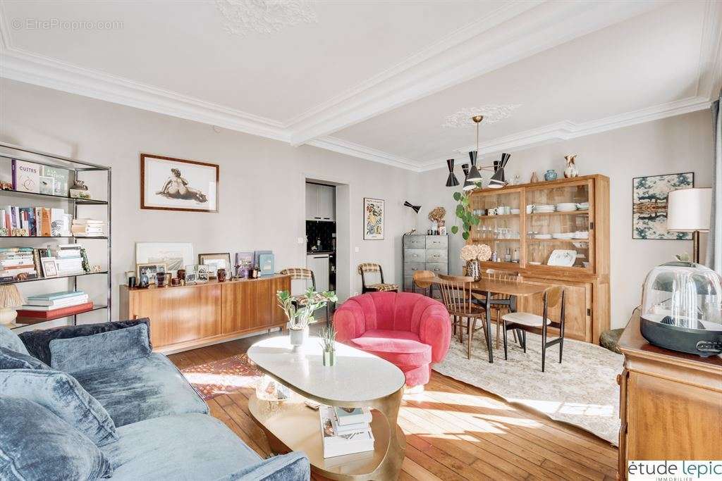 Appartement à PARIS-18E