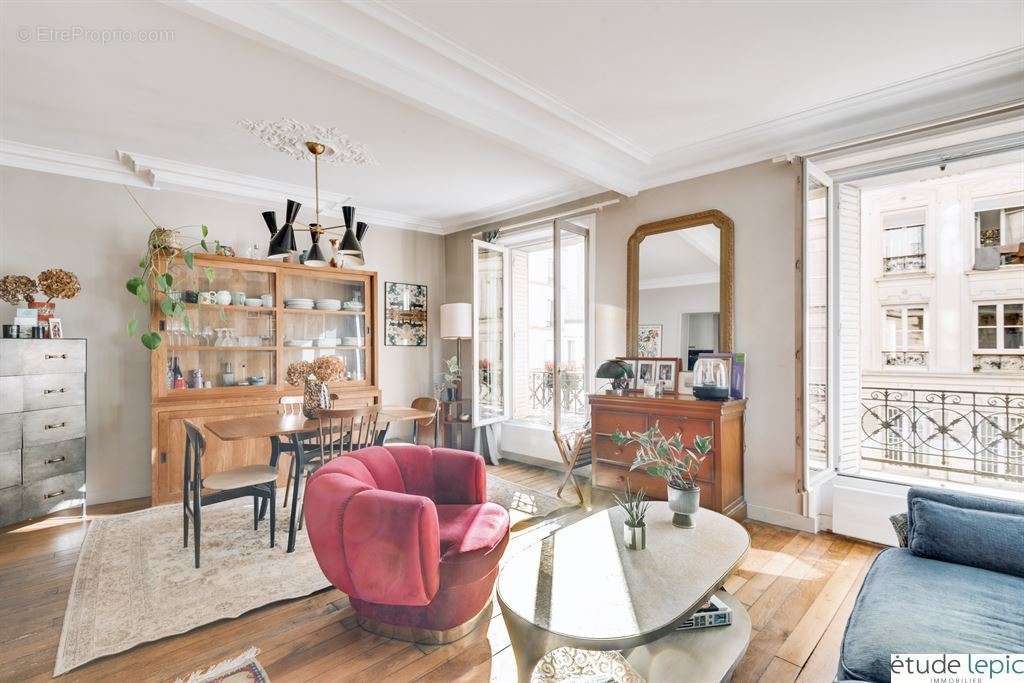 Appartement à PARIS-18E