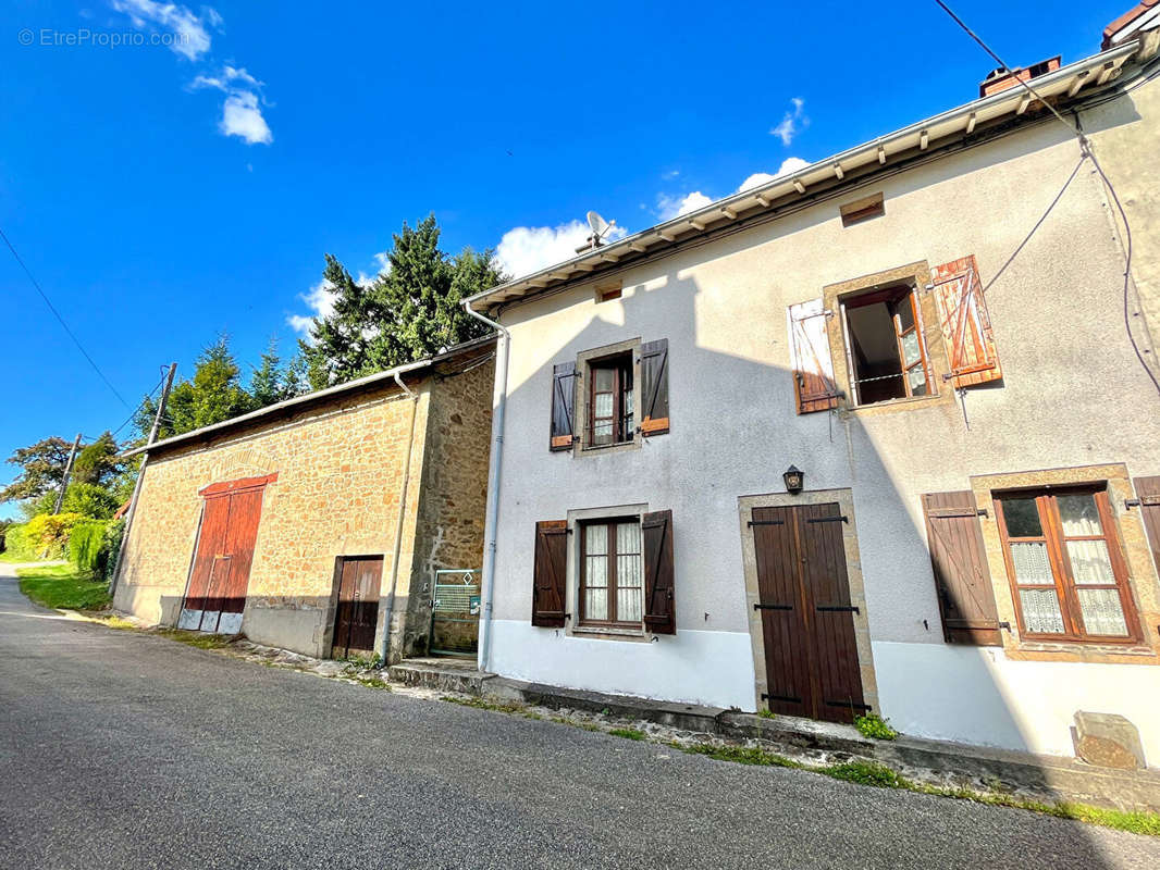 Maison à CHAPTELAT