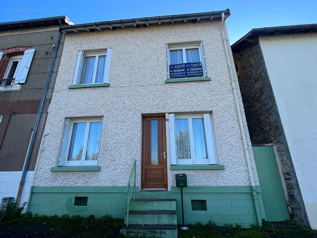 Maison à SAINT-SULPICE-LAURIERE