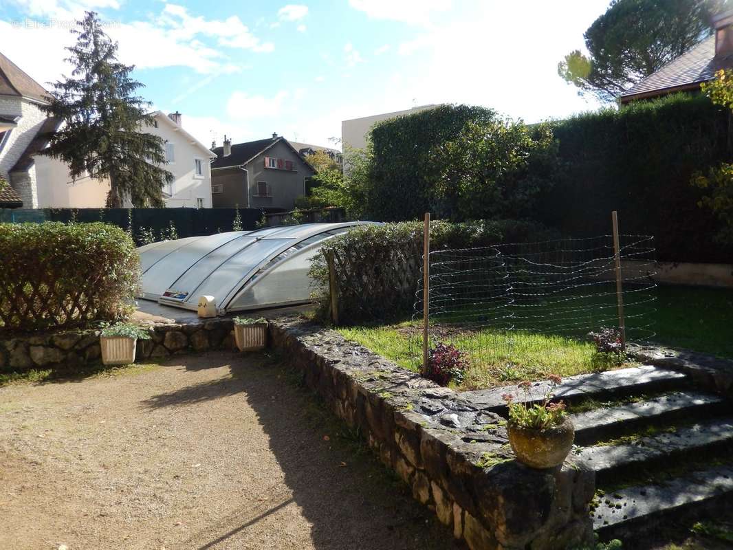 MAISON STYLE CHALET A VENDRE A ANNEMASSE PISCINE - Maison à ANNEMASSE