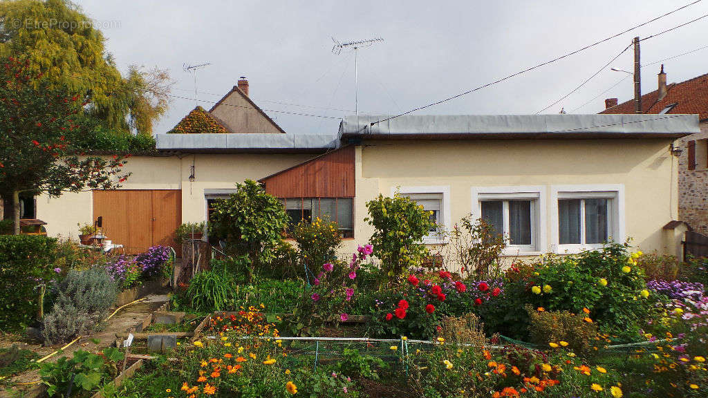 Maison à AUVERS-SUR-OISE