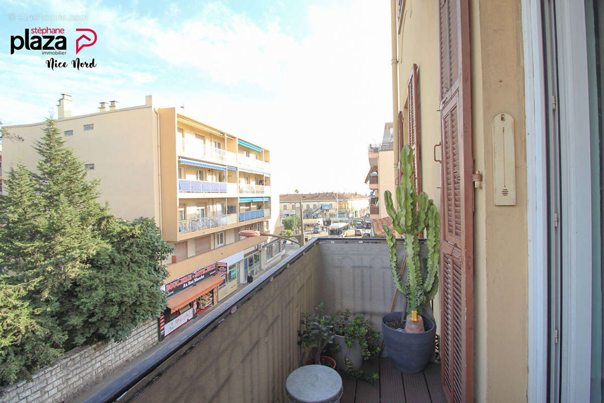 Appartement à SAINT-LAURENT-DU-VAR