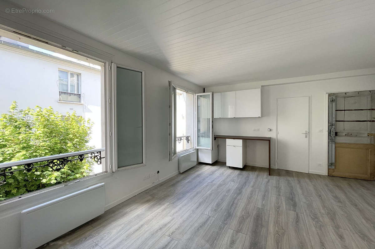 Appartement à PARIS-18E