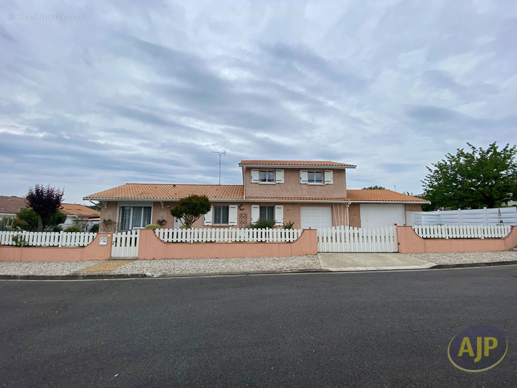 Maison à PAUILLAC