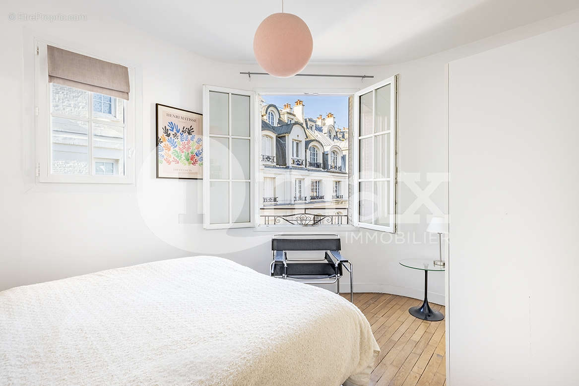 Appartement à COURBEVOIE