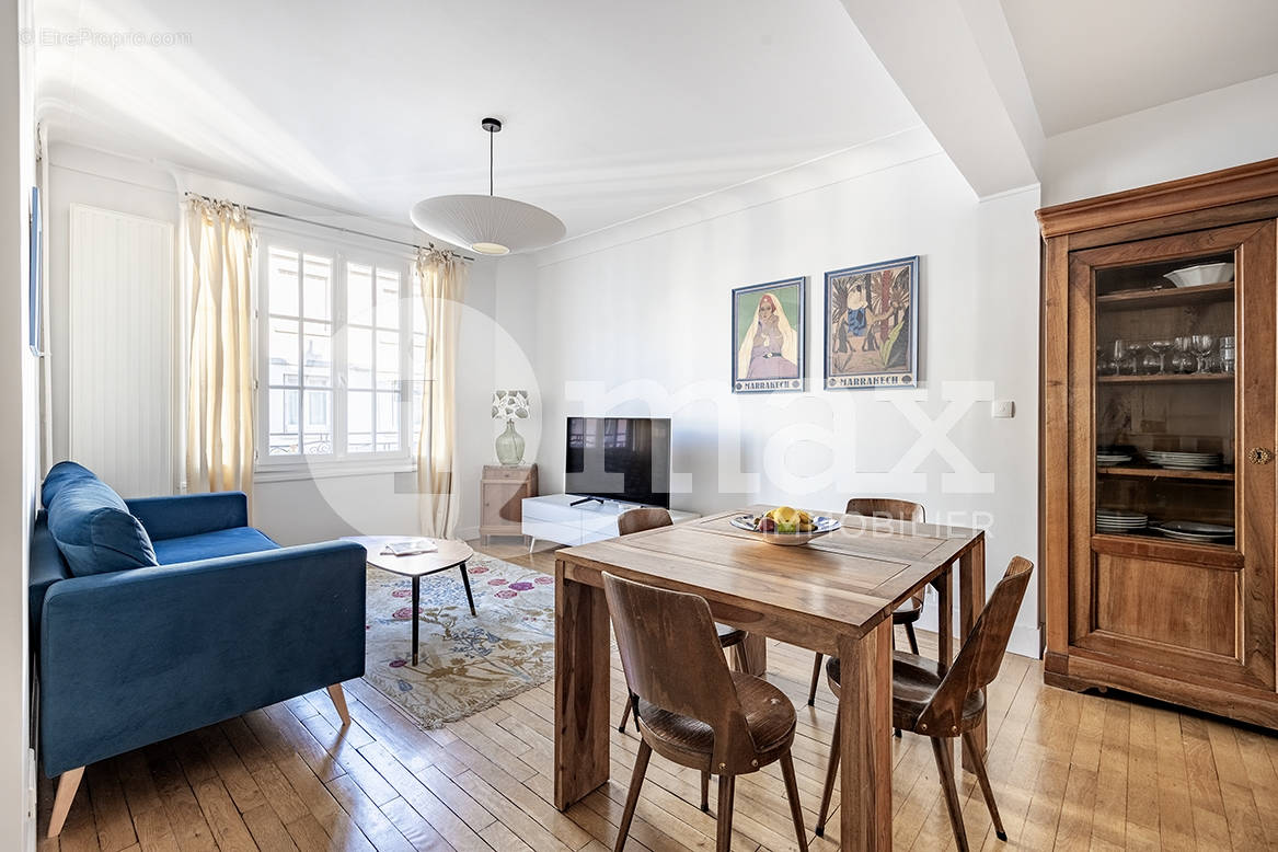 Appartement à COURBEVOIE