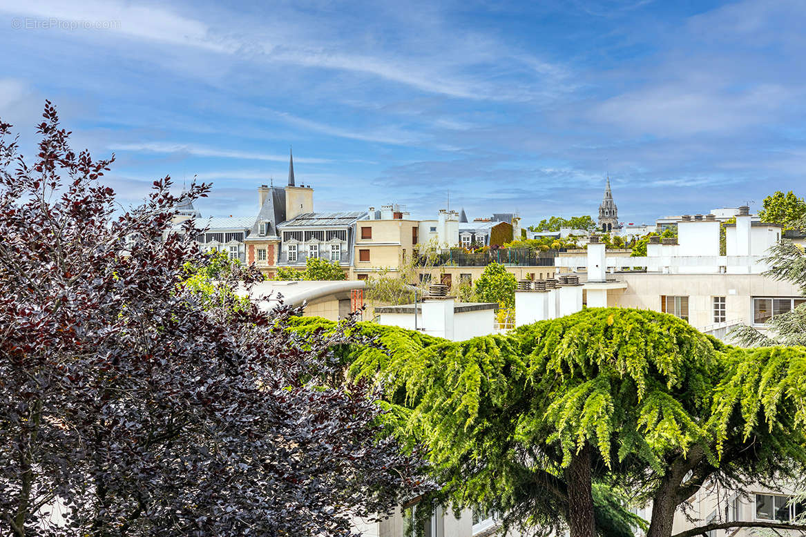 Appartement à NEUILLY-SUR-SEINE