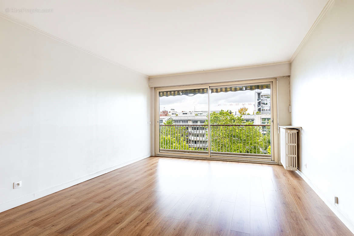 Appartement à NEUILLY-SUR-SEINE