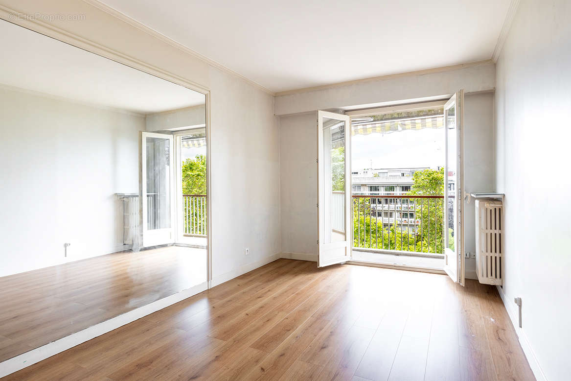 Appartement à NEUILLY-SUR-SEINE