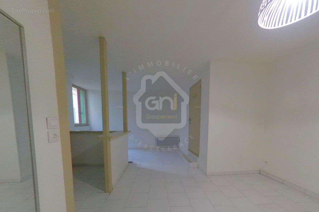 Appartement à MARSEILLE-4E