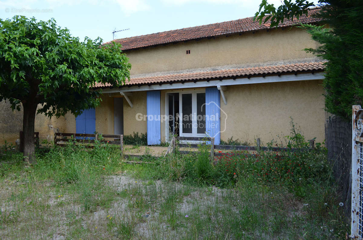 Maison à CAMARET-SUR-AIGUES