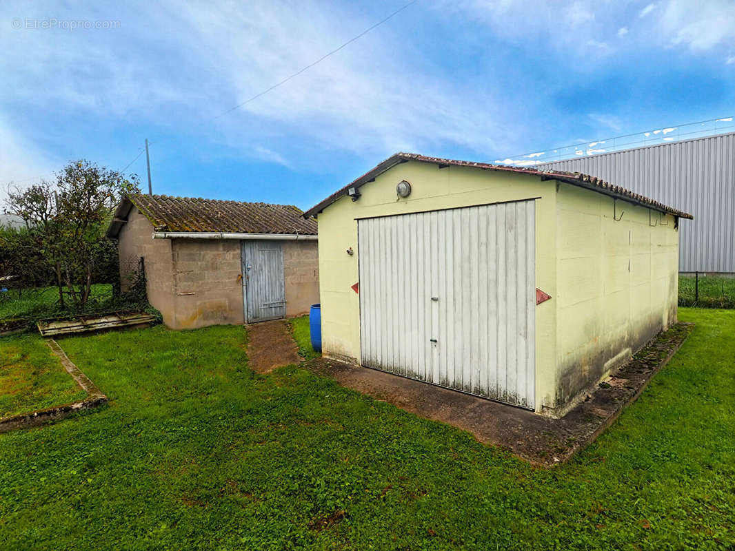 Maison à CHARMES