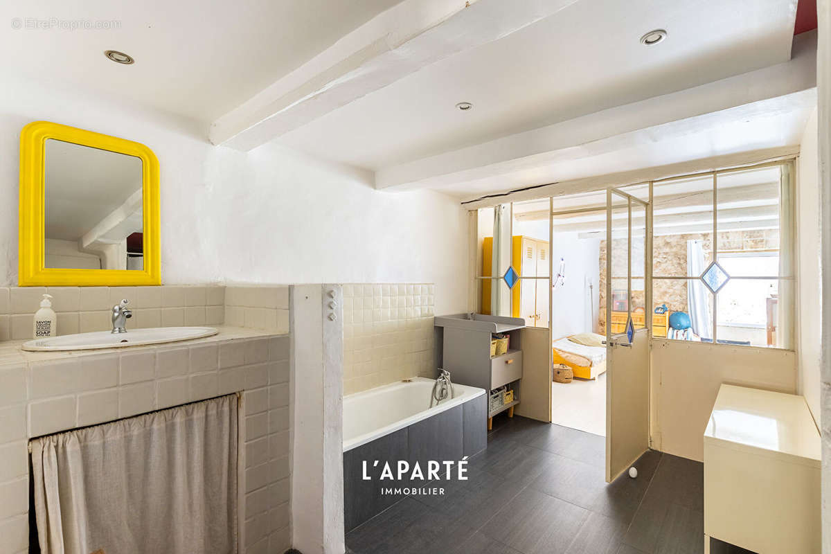 Appartement à MARSEILLE-6E