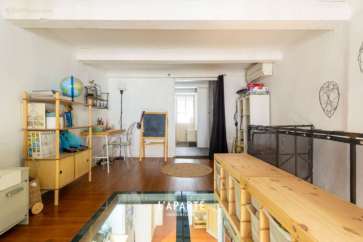 Appartement à MARSEILLE-6E