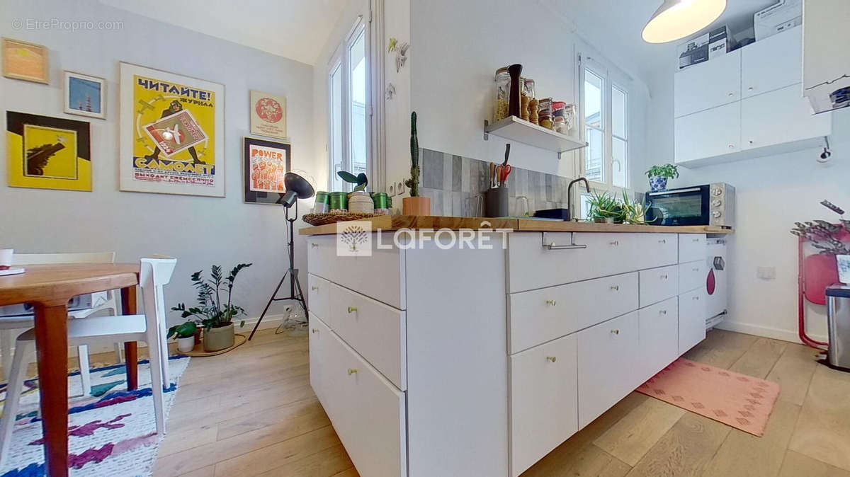 Appartement à PARIS-17E