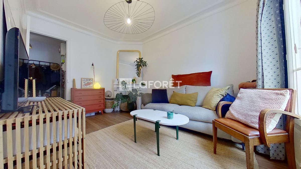 Appartement à PARIS-17E