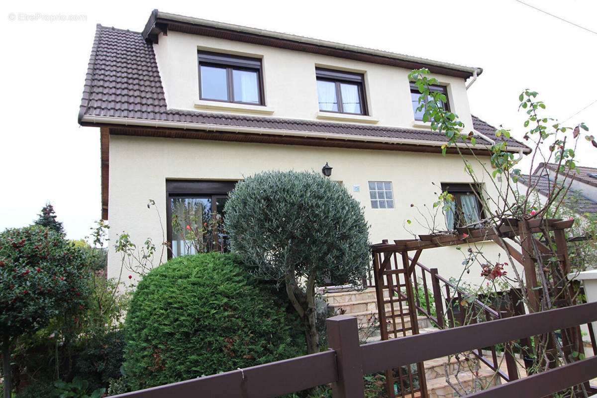 Maison à VIRY-CHATILLON