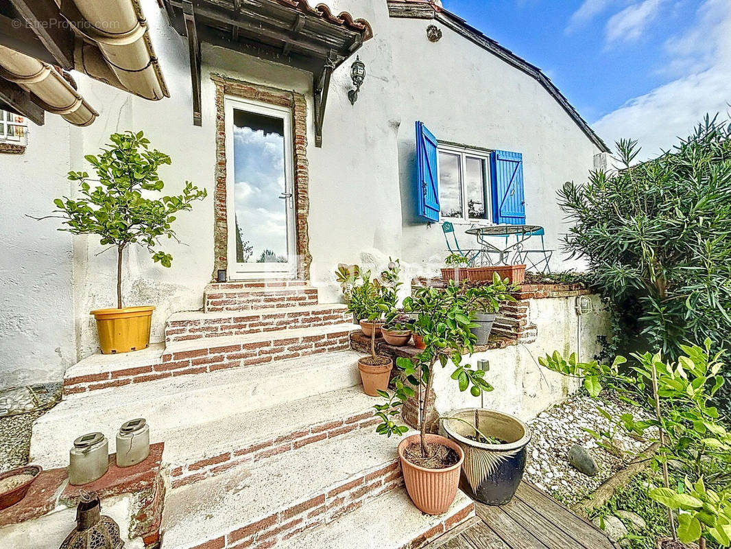 Maison à POMPIGNAN