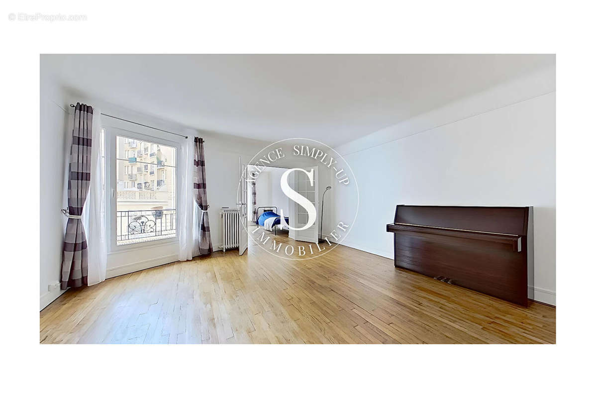 Appartement à PARIS-18E