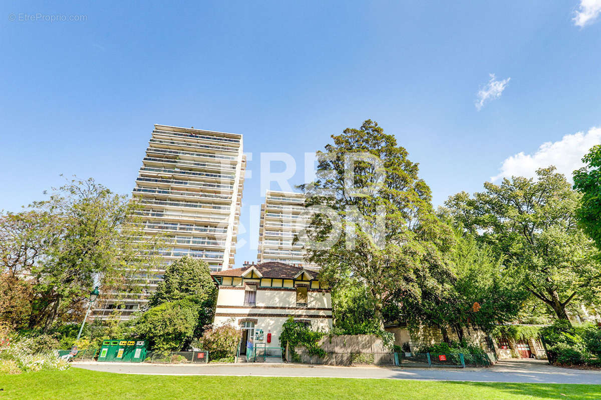 Appartement à PARIS-14E