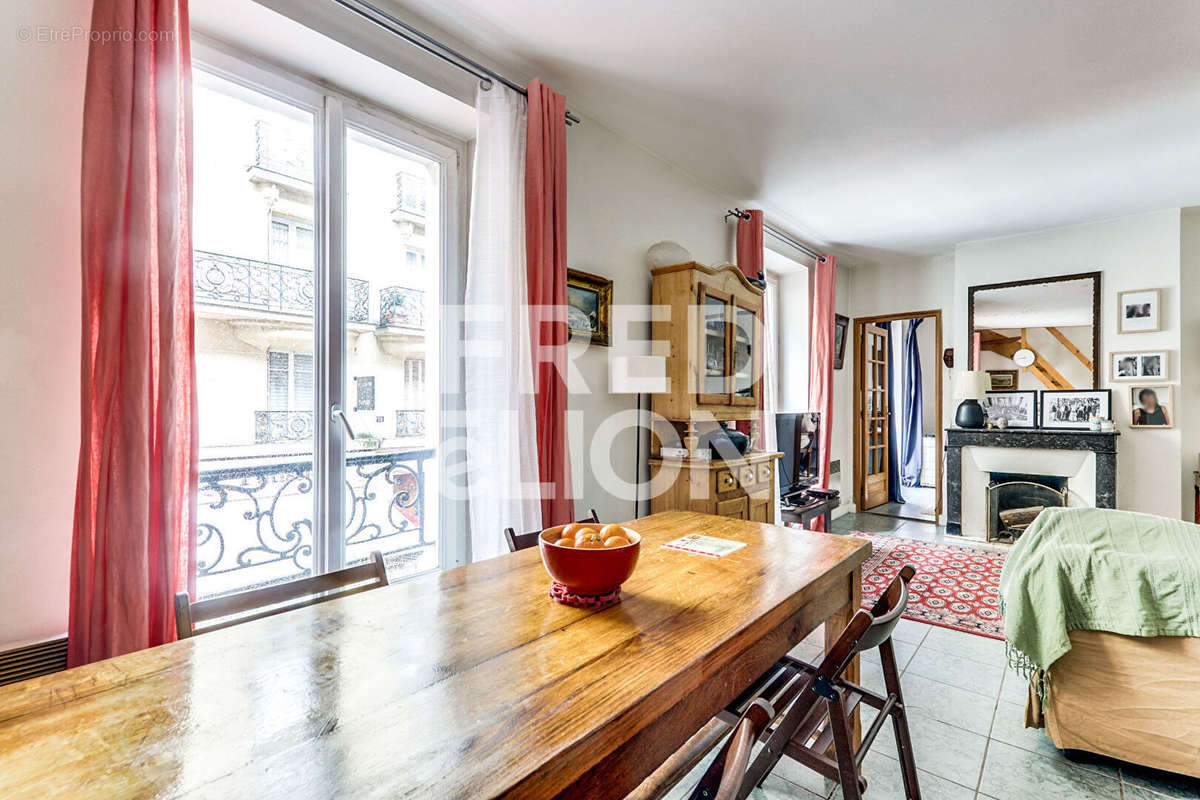 Appartement à PARIS-14E