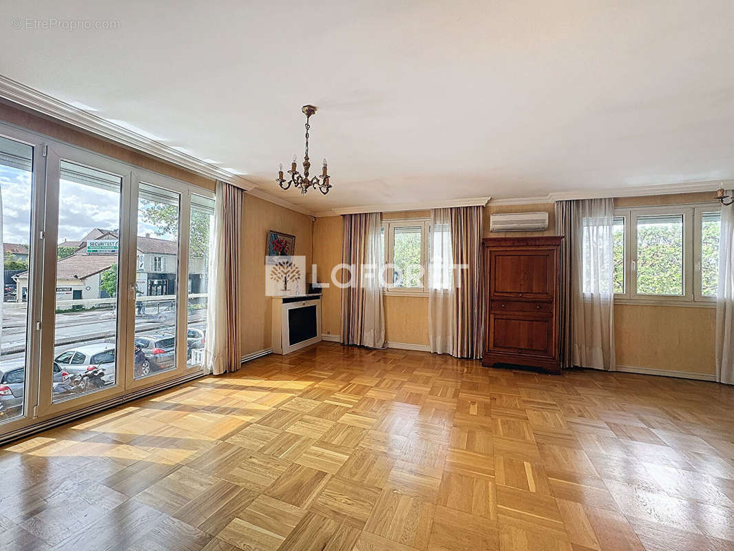 Appartement à BONNEUIL-SUR-MARNE