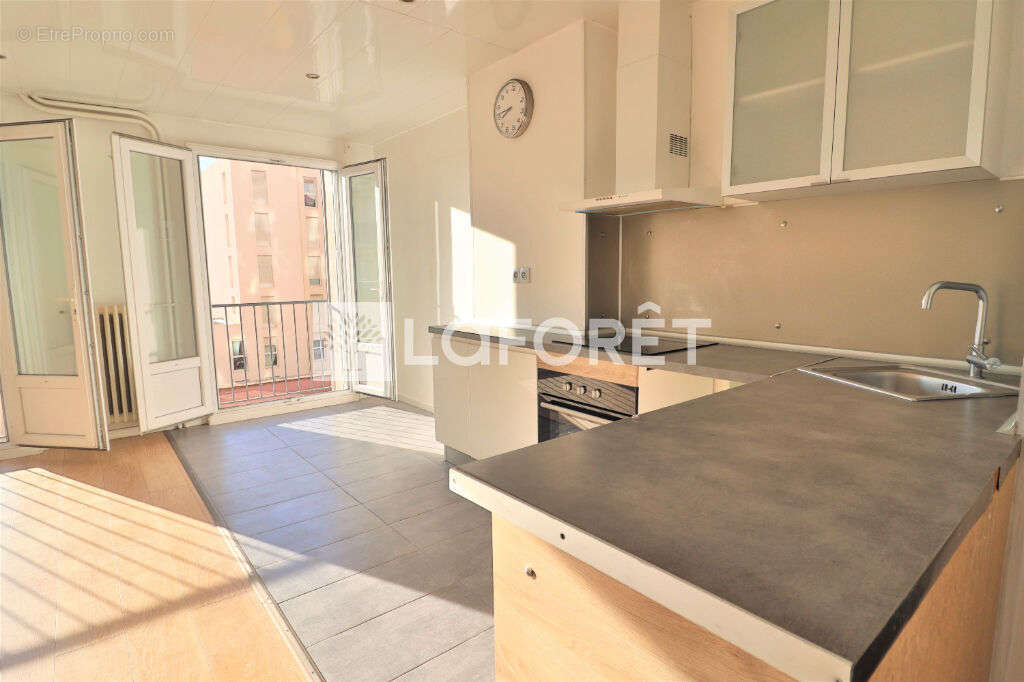 Appartement à MARSEILLE-2E