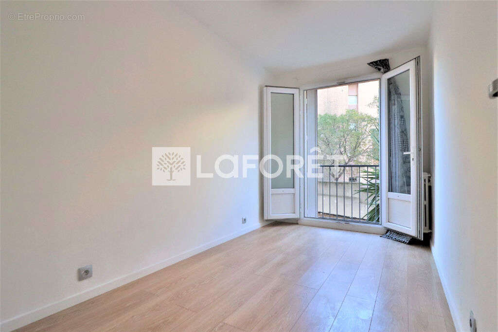 Appartement à MARSEILLE-2E