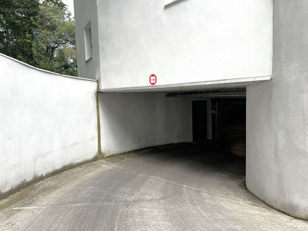 Parking à TOURNEFEUILLE