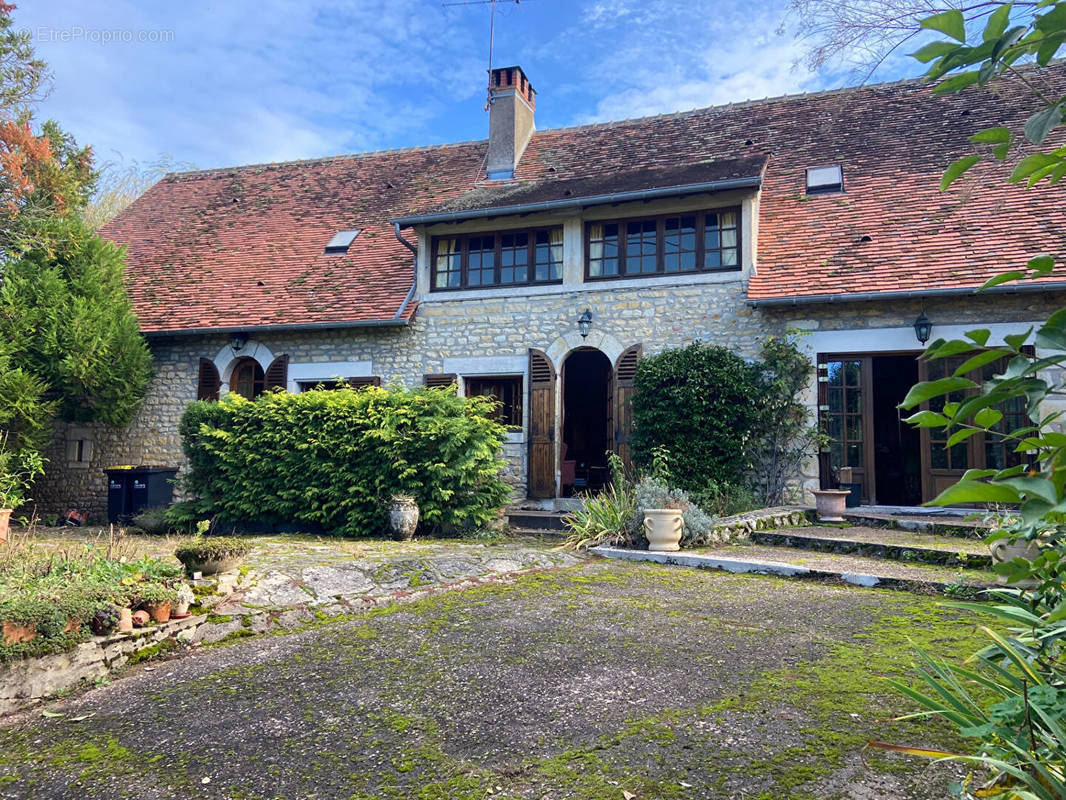 Maison à VARENNES-VAUZELLES