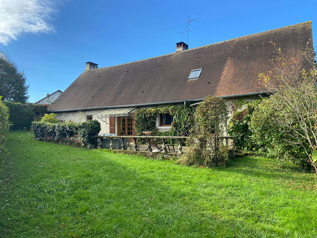 Maison à VARENNES-VAUZELLES