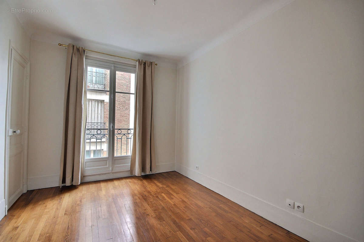 Appartement à PARIS-7E