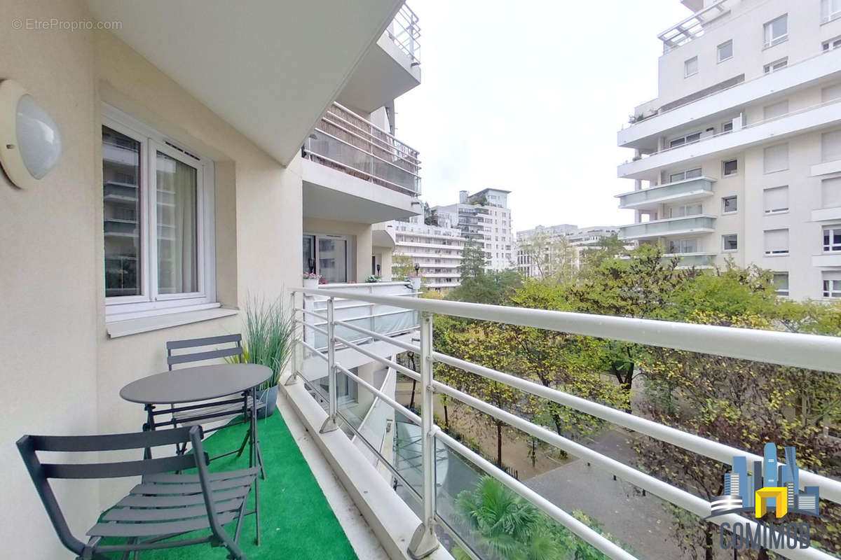 Appartement à COURBEVOIE