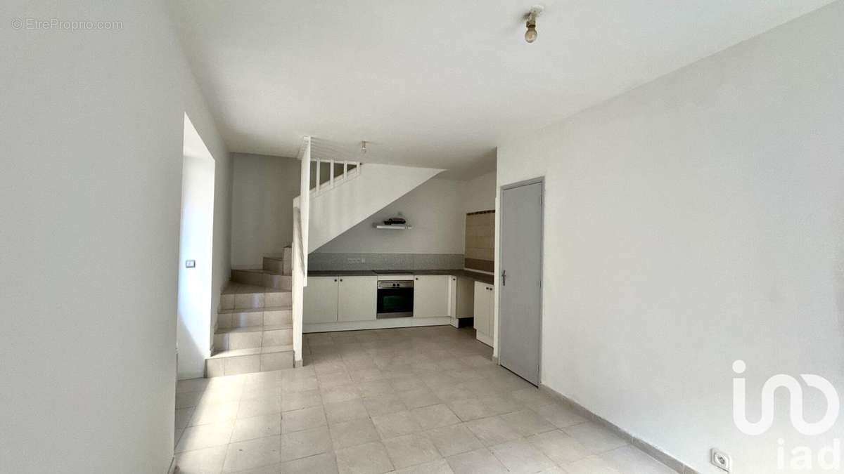 Photo 3 - Appartement à SAINT-JULIEN-DE-PEYROLAS