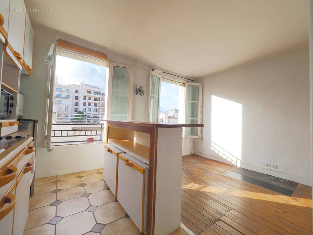 Appartement à NEUILLY-SUR-SEINE